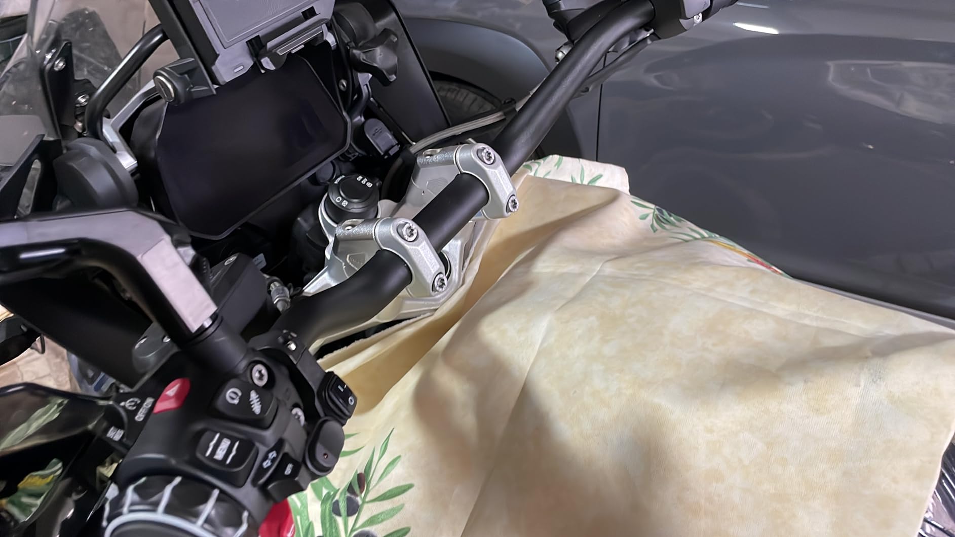 OUKENS rialzo manubrio moto BMW R1200GS 30mm alluminio 2pz