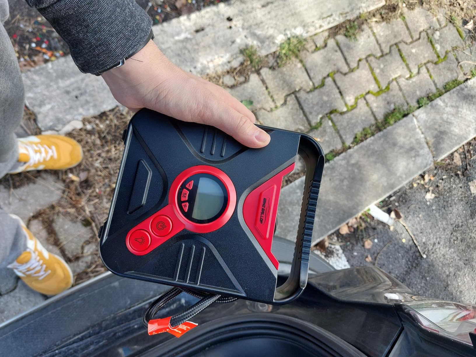 WindGallop Compressore Aria Auto Portatile 12V LCD LED